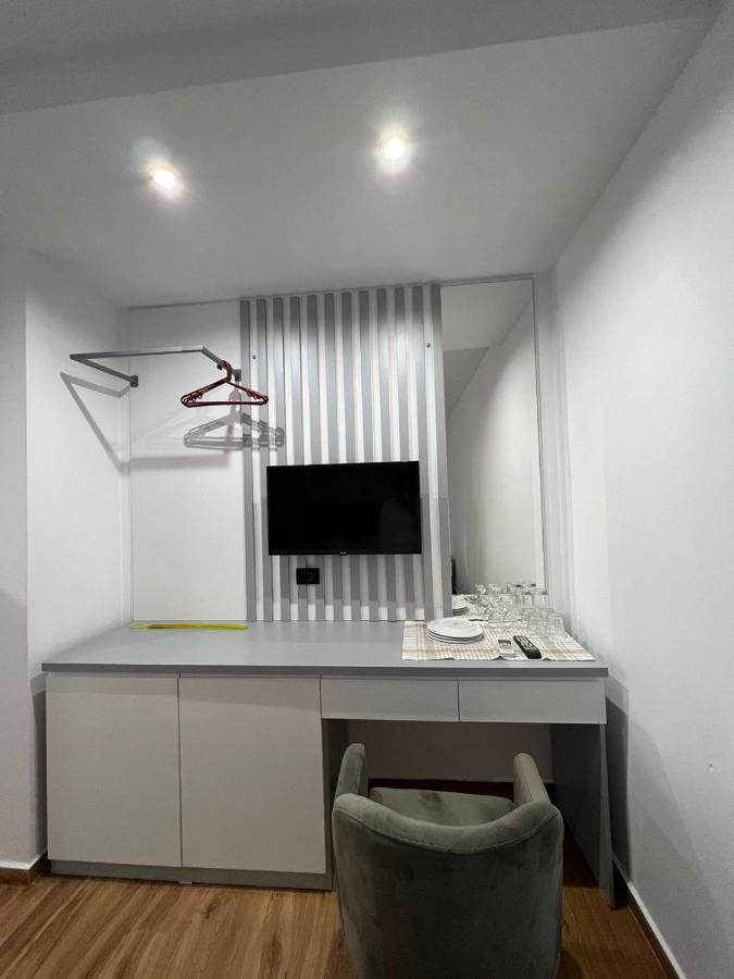 Hotel Vila Herta Durrës Buitenkant foto