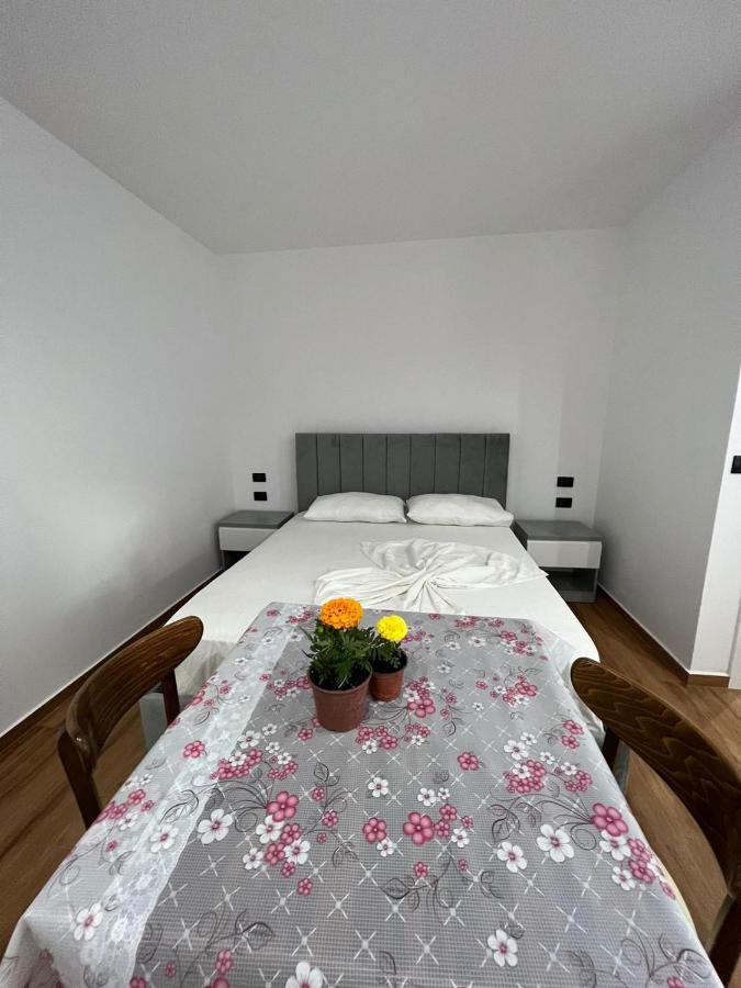 Hotel Vila Herta Durrës Buitenkant foto